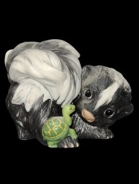 1985 FRANKLIN MINT "CURIOSITY" SKUNK AND TURTLE BY DEBORAH BELL JARRETT